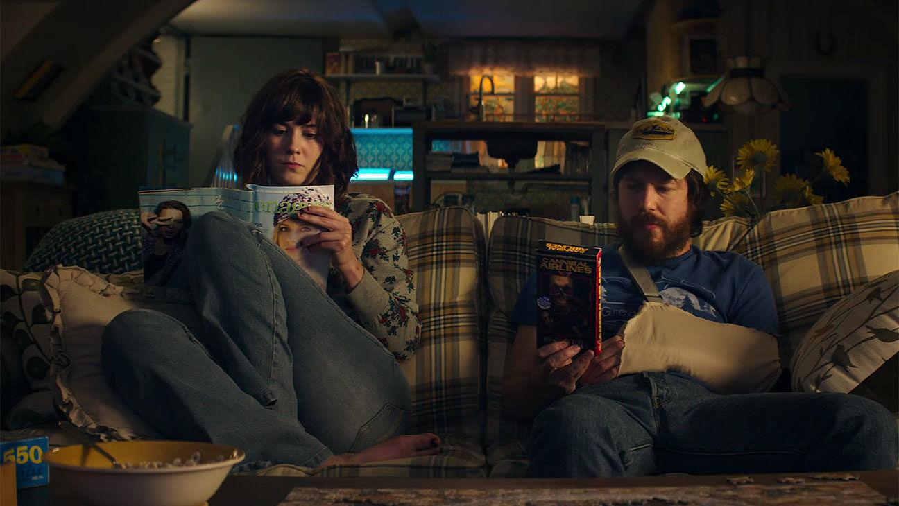 ايميت وميشيل من فيلم 10 cloverfield lane