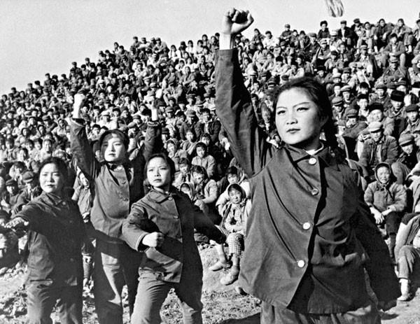 صورة من زمن الثورة الثقافية في الصين - ماو تسي تونغ