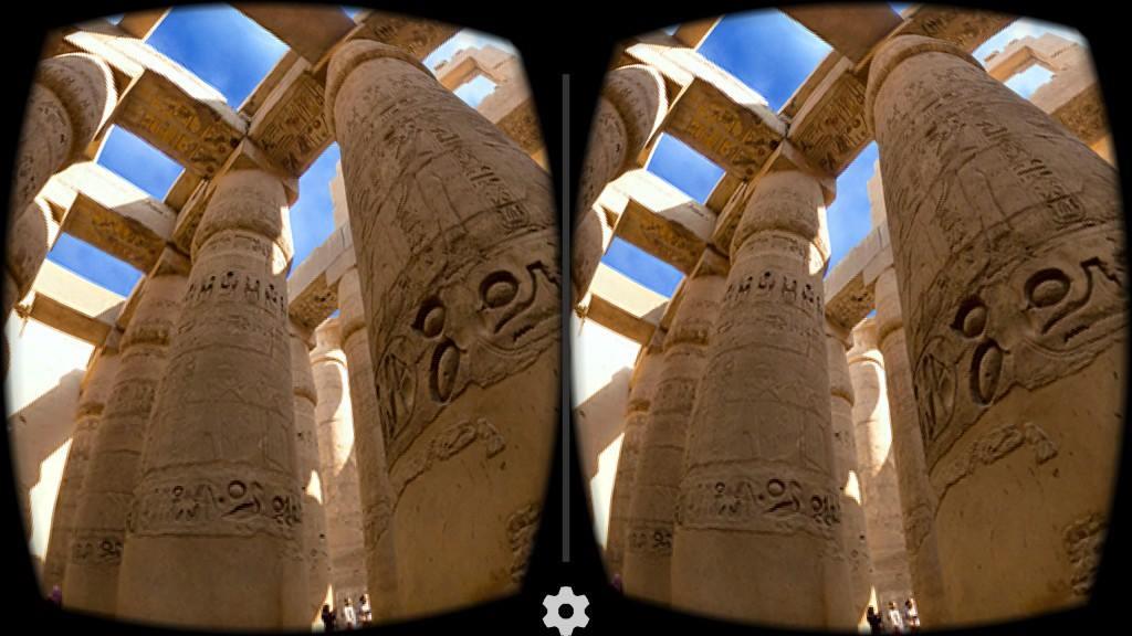 صورة من داخل نظارة واقع افتراضي لمعبد الكرنك في مصر
