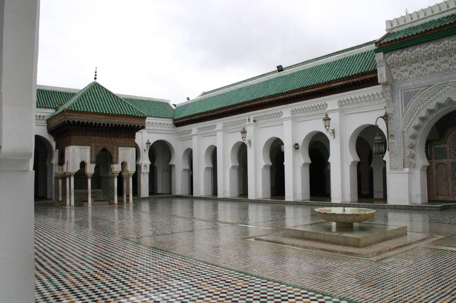 جامعة القرويين – المغرب عام 859م