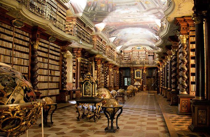 مكتبة كلامنتينوم، براغ، جمهورية التشيك.