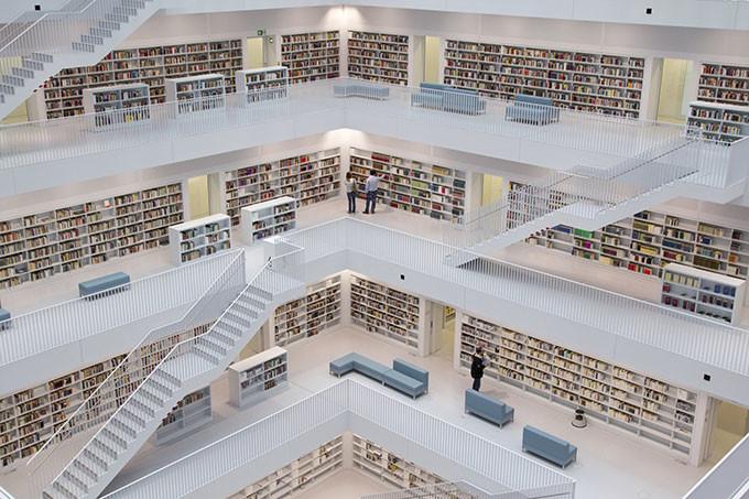 مكتبة مدينة شتوتغارت، ألمانيا.