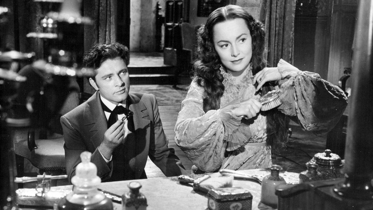 أوليفيا دي هافلاند بطلة فيلم My Cousin Rachel عام 1952