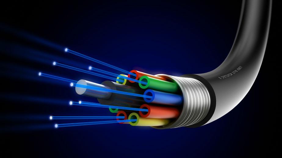 خط اسلاك ضوئية مقارنة ADSL وFiber