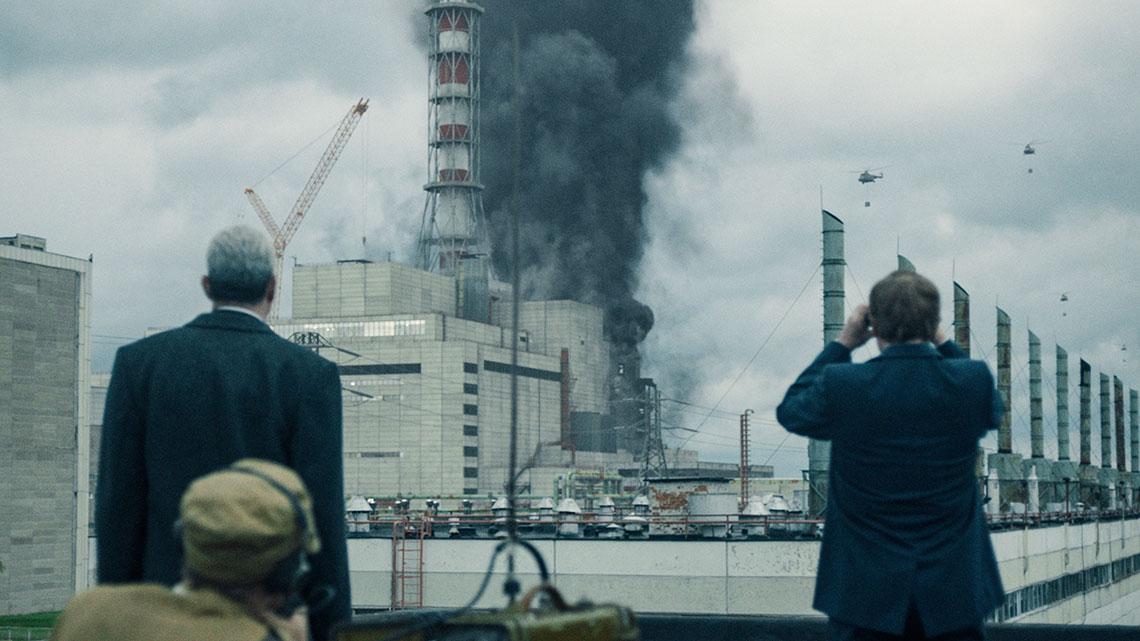  ليغاسوف وشيربينا ينظران للمفاعل