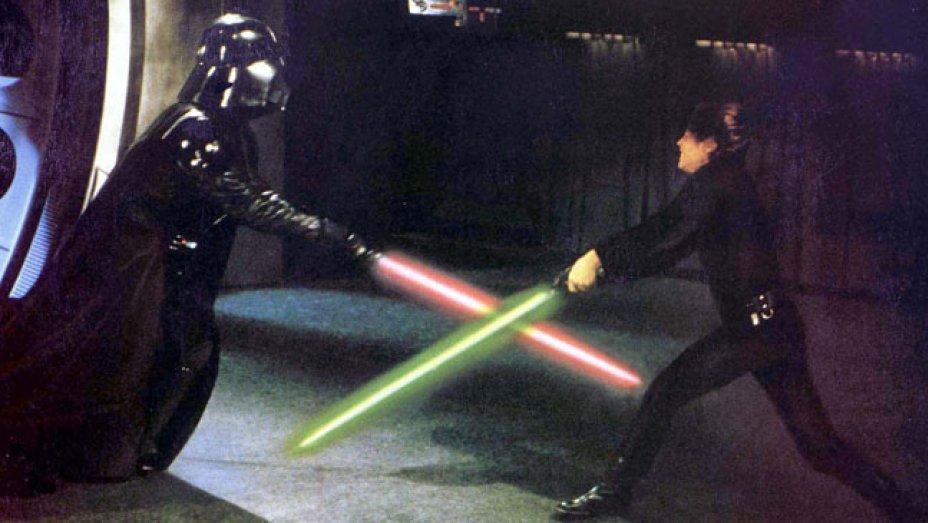 مشهد معركة «دارث فيدر» ضد «لوك سكايووكر» في فيلم Star Wars عام 1983