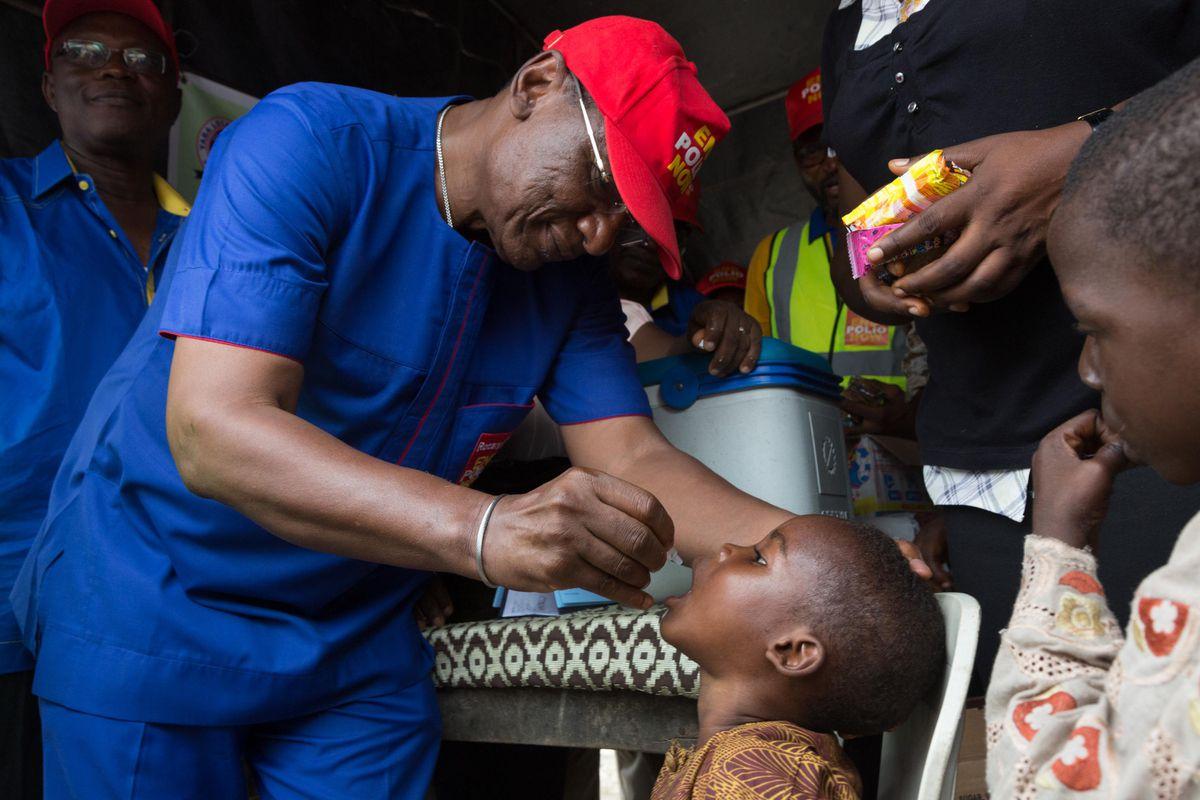 تطعيم شلل الأطفال - العلوم في أسبوع