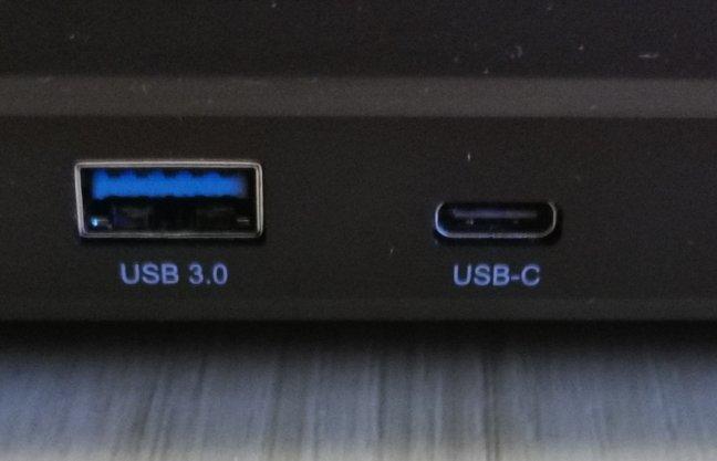 مدخل USB عادي و مدخل Type-C