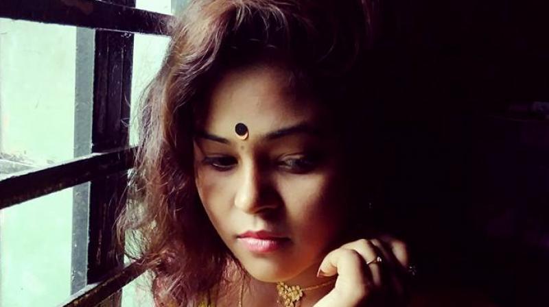 انتحار الممثلة الهندية موميتا ساها