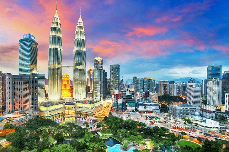 برجا بتروناس التوأم (Petronas Twin Towers)