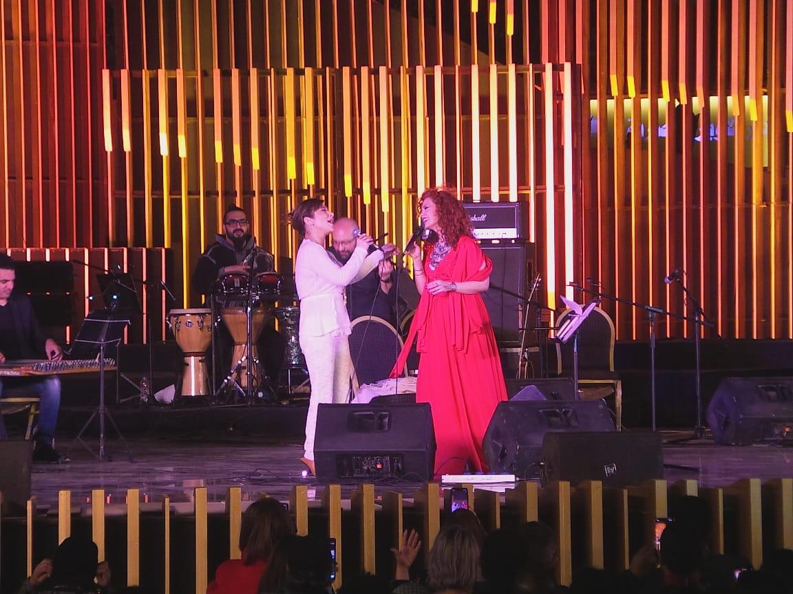 لينا شماميان وأصالة في حفل غنائي