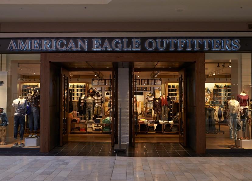 American Eagle Outfitters - متاجر ملابس عالمية