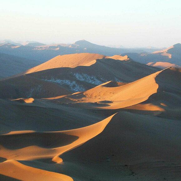 الكثبان الرملية في صحراء بادان جاران - التعرية والتجوية