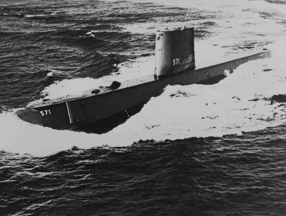 غواصة نوتيلوس - (USS NAUTILUS (SSN-571