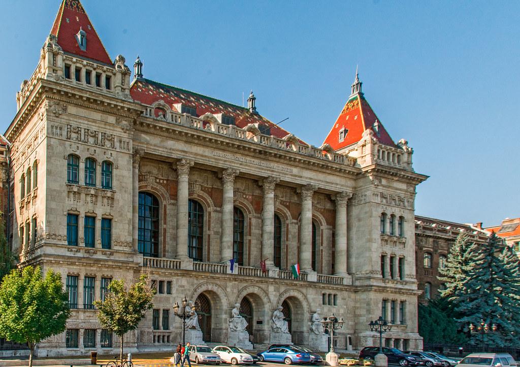 أفضل الجامعات في هنغاريا: جامعة بودابست للتقنية والاقتصاد