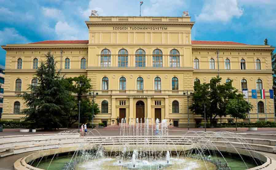 جامعة سيجد الدراسة في هنغاريا