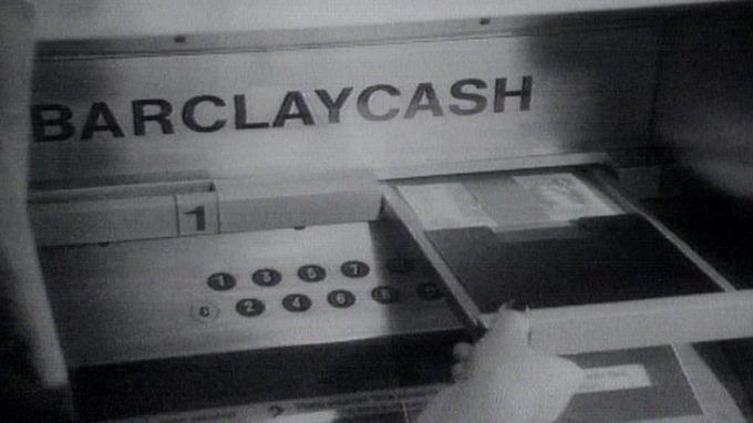 أول ماكينة ATM في العالم
