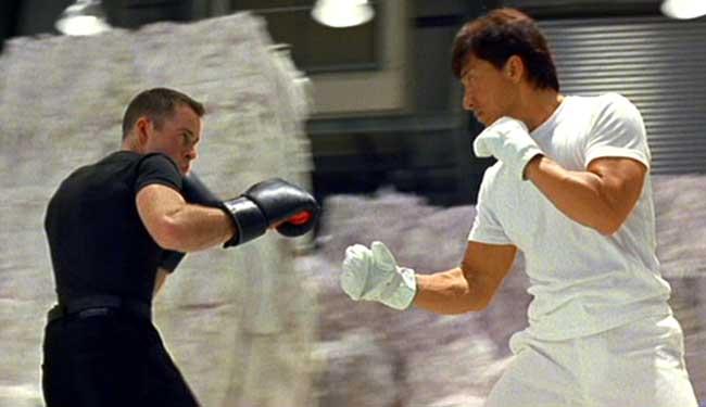 جاكي شان في مشهد قتالي