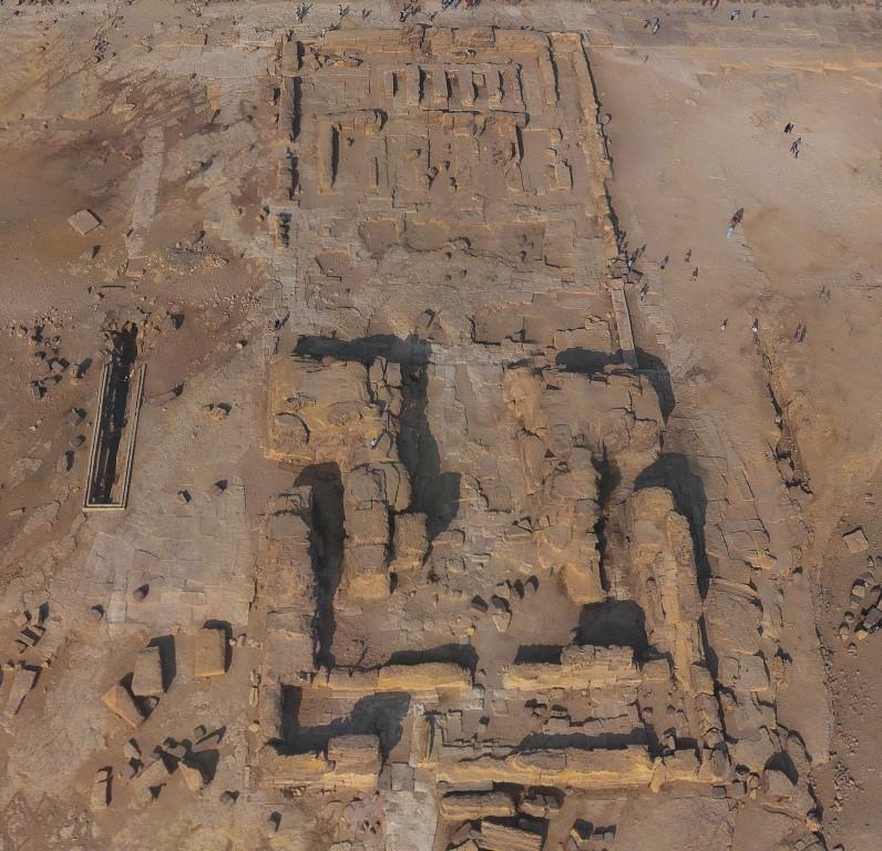 بقايا المعبد الجنائزي لهرم الملك خعفرع