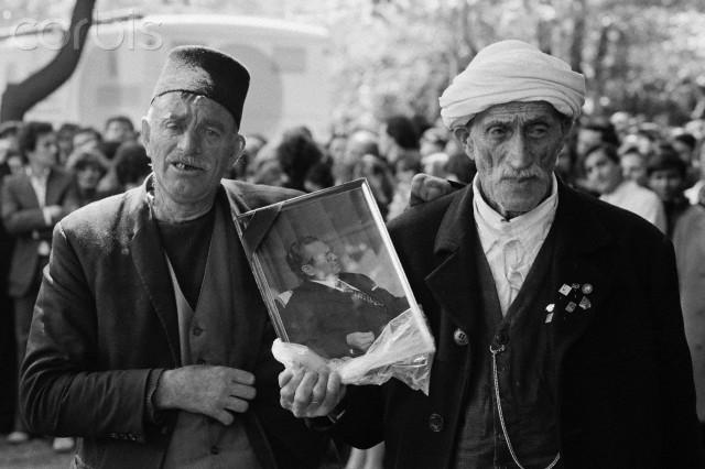 08 May 1980, Belgrade, Serbia --- Former Resistance fighters pay their last respects to their dead leader. --- Image by © Jacques Pavlovsky/Sygma/Corbis