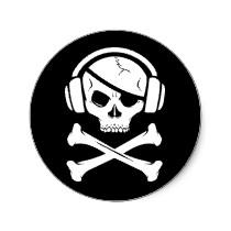 logo_de_la_piraterie_anti_riaa_de_pirate_de_musiqu_autocollant-p217931000896493911en7l1_210