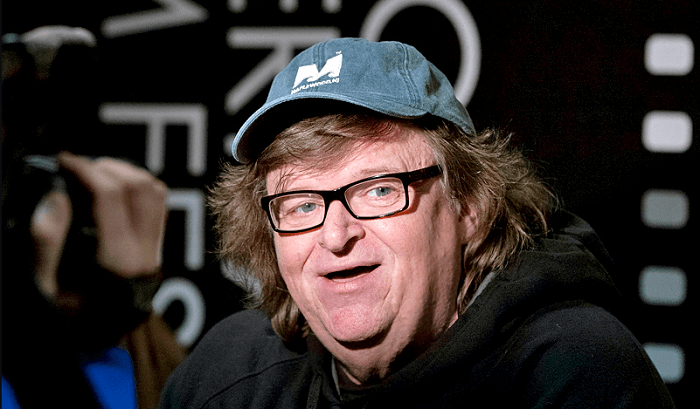 مخرج افلام وثائقية Michael Moore