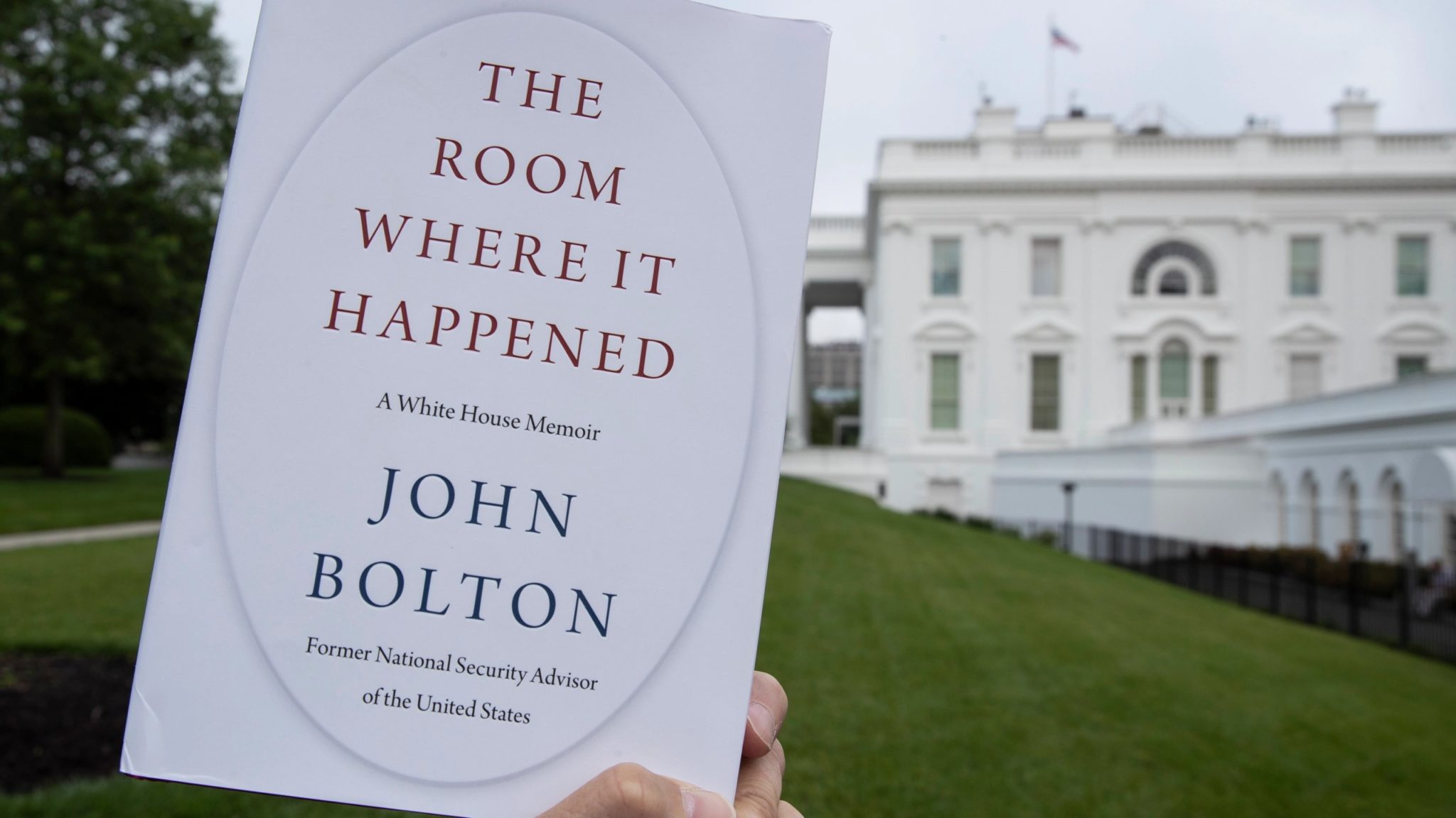  الغرفة – The Room Where it Happened - أكثر الكتب إثارة للجدل خلال عام 2020