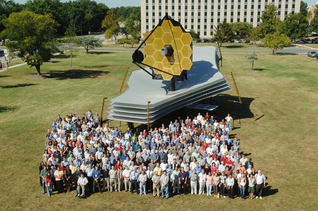 صورة توضح حجم تلسكوب جيمس ويب
